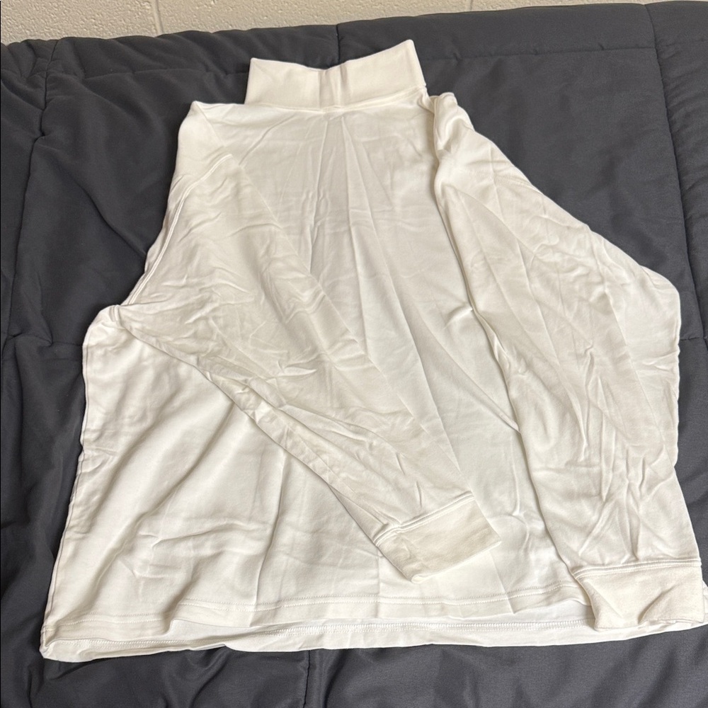 Roundtree & Yorke Classic White Turtleneck